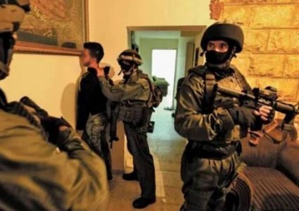 حملة مداهمات واعتقالات في صفوف المواطنين في مناطق متفرقة بالضفة