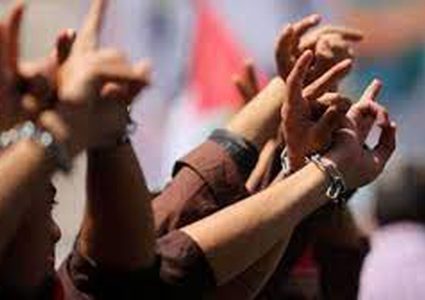 نادي الأسير: ارتفاع عدد المضربين عن الطعام إلى سبعة بعد انضمام  أسامة دقروق