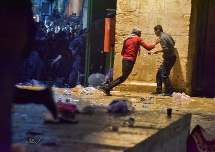الاحتلال يواصل انتهاكاته بحق الفلسطينيين والمسجد الأقصى