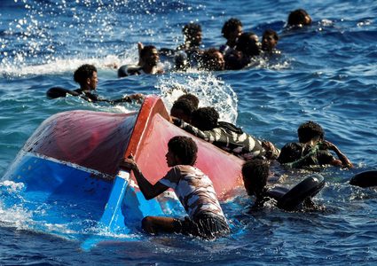 الخارجية: لا يوجد فلسطينيين على متن القارب الغريق قبالة تونس