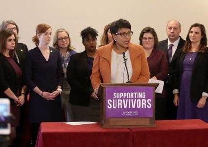 برلمانية أمريكية تعتذر للعرب عن زيارتها لإسرائيل