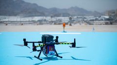 الصحة والبريد السعودي ينجحان في نقل الدم عبر الدرونز