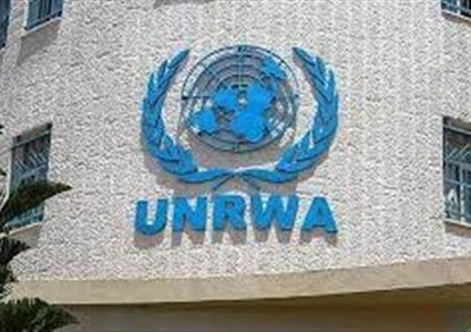 “الأونروا” تعود لتقديم خدماتها في مخيم عين الحلوة بعد توقفها بسبب الاشتباكات