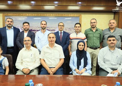 خريجو النجاح في الخليج يشاركون في لقاءات تواصلية وتطويرية مع الجامعة