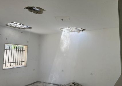 الاحتلال يجبر عائلة مقدسية على هدم جزء من منزلها