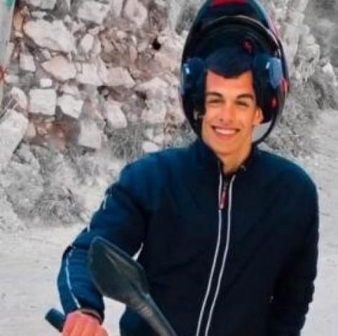 الأسير الإداري فادي أبو خلف يواجه مشاكل حادة في القلب وبحاجة لرعاية صحية