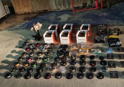 الاحتلال يزعم عثوره على مخرطة "ثلاثية الأبعاد" لتصنيع السلاح بالخليل