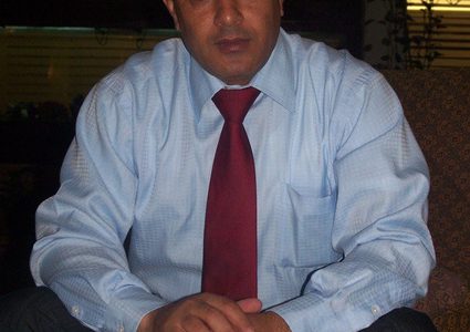 الصحفي دراغمة للرئيس: هناك وزراء يحاربون مؤسسات تعليمية وصحية في بلادنا