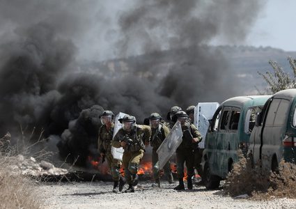 إصابات بالرصاص المعدني والاختناق جراء قمع الاحتلال مسيرة كفر قدوم