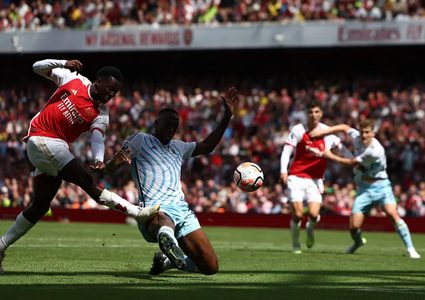 بداية إيجابية لأرسنال أمام نوتنغهام فورست بعد السيتي