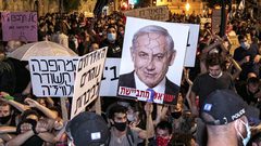 عشرات الآلف يتظاهرون ضد نتنياهو في أنحاء إسرائيل