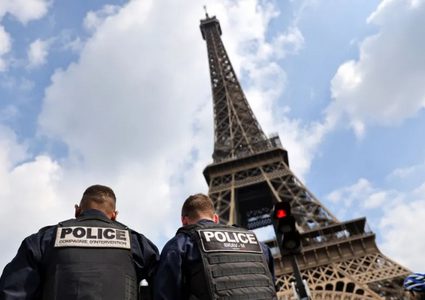 إثر إنذار أمني : إخلاء برج إيفل في باريس