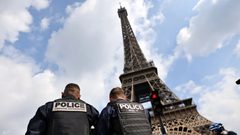 إثر إنذار أمني : إخلاء برج إيفل في باريس