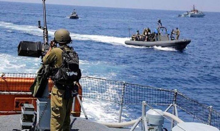 بحرية الاحتلال تعتقل صيادين قبالة بحر مدينة غزة