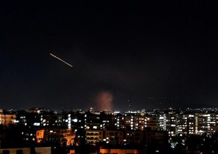 الدفاعات الجوية السورية تتصدى لعدوان الاحتلال على دمشق