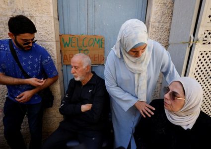 الاحتلال يفرض غرامة مالية على عائلة صب لبن بعد إخلائها من منزلها