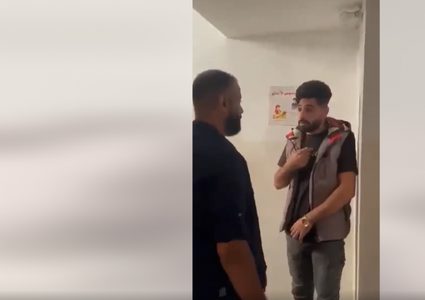 ردود غاضبة في الشارع على فيديو اهانة شابين من قبل موظف عسكري