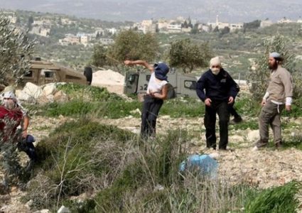 مستوطنون يدمرون خطوط مياه شرق نابلس