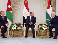 قمة فلسطينية مصرية اردنية في العلمين