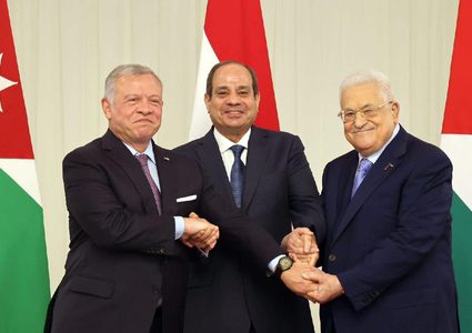 قمة فلسطينية مصرية اردنية في العلمين