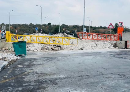 الاحتلال يغلق مدخلي بلدة عزون شرق قلقيلية