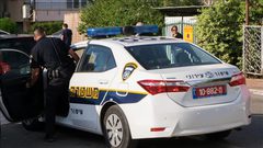 إصابة شابين في الناصرة إثر اصطدام دراجتهما بسيارة شرطة في الناصرة