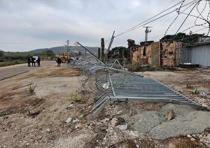 هدم سياج وإزالة كاميرات للمراقبة في شفاعمرو