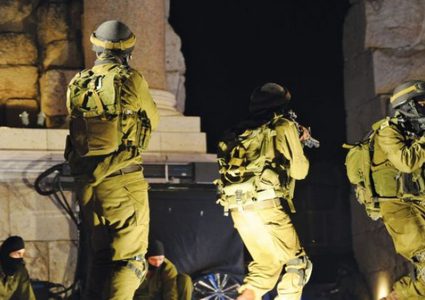 "الشاباك" يعلن إحباط مخطط لحماس لخفط جندي في الضفة