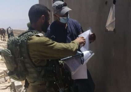 سلطات الاحتلال تخطر بهدم 20 منشأة في وادي الجوز