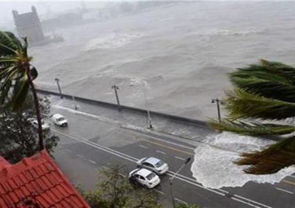 الإعصار "لان" يضرب غرب اليابان مصحوبا برياح عنيفة وأمطار غزيرة