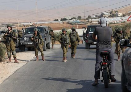 الأغوار: الاحتلال يغلق البوابة الحديدية شرق عاطوف