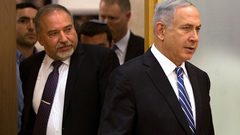 ليبرمان: نتنياهو منع عملية عسكرية فورية ضد حزب الله