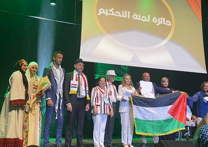 جامعة النجاح تحتفي بطلبتها في الفريق المسرحي الذي حصد جائزة في مهرجان دولي بتونس