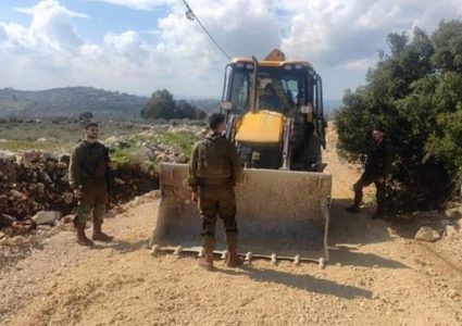 الاحتلال يهدم ورشة حدادة في سرطة غرب سلفيت