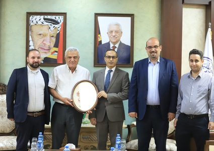 فرقة الحنونة تحيي حفلًا فنيًا في جامعة النجاح الوطنية، ضمن فعاليات نوّرت النجاح