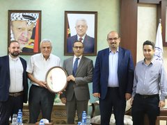 أحيت فرقة الحنونة الشعبية حفلا ثقافيا وطنيا في جامعة النجاح الوطنية على مسرح المرحوم حكمت المصري بحضور رئيس الجامعة أ.د عبد الناصر زيد و عدد من مساعديه وحشد كبير من الجمهور ،ويأتي هذا الحفل ضمن فعاليات حملة نورت النجاح إيذانا باستقبال الطلبة الجدد للفصل الدراسي 2023_2024.
