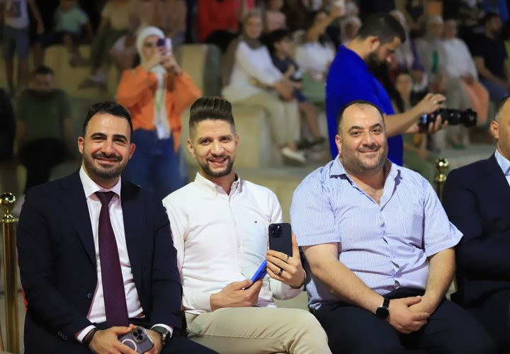 أحيت فرقة الحنونة الشعبية حفلا ثقافيا وطنيا في جامعة النجاح الوطنية على مسرح المرحوم حكمت المصري بحضور رئيس الجامعة أ.د عبد الناصر زيد و عدد من مساعديه وحشد كبير من الجمهور ،ويأتي هذا الحفل ضمن فعاليات حملة نورت النجاح إيذانا باستقبال الطلبة الجدد للفصل الدراسي 2023_2024.
