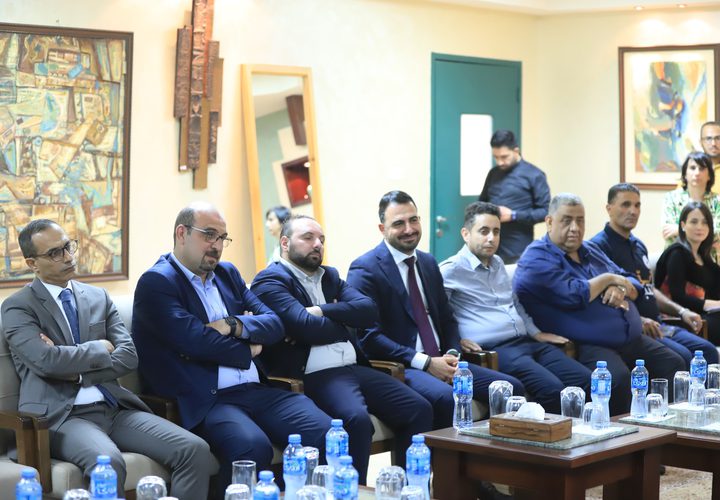 أحيت فرقة الحنونة الشعبية حفلا ثقافيا وطنيا في جامعة النجاح الوطنية على مسرح المرحوم حكمت المصري بحضور رئيس الجامعة أ.د عبد الناصر زيد و عدد من مساعديه وحشد كبير من الجمهور ،ويأتي هذا الحفل ضمن فعاليات حملة نورت النجاح إيذانا باستقبال الطلبة الجدد للفصل الدراسي 2023_2024.