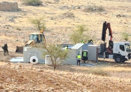 الاحتلال يفكك منشآت في خربة حمصة