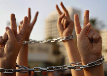 تسعة أسرى يواصلون إضرابهم المفتوح عن الطعام رفضا لاستمرار اعتقالهم الإداري