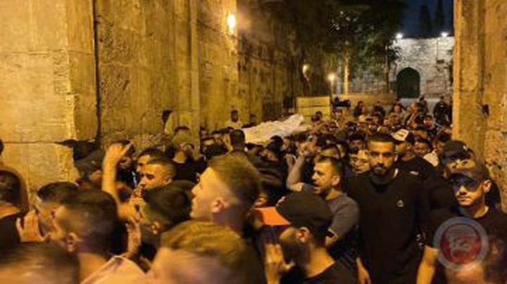 اهالي مدينة القدس يشيعون الشهيد حمزة أبو سنينة