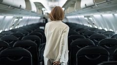 مضيف طيران: تجنب هذه الملابس على متن الطائرة