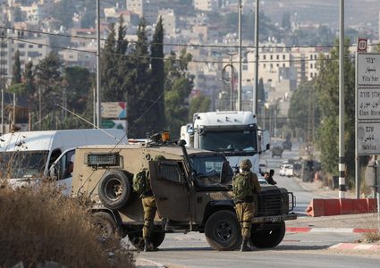 الاحتلال يواصل تشديد إجراءاته العسكرية في نابلس