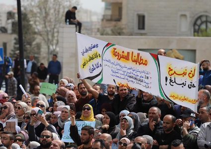 حراك المعلمين يجمد فعالياته النقابية بشكل مؤقت