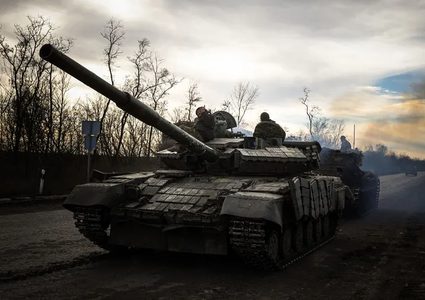 روسيا تدمر قطارا محمل بالذخائر.. وتحبط هجوما على موسكو