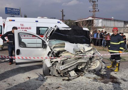 مصرع 12 شخصا وإصابة 19 آخرين في حادث سير وسط تركيا