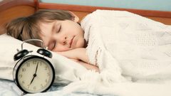 النوم المبكر .. طريقك نحو قلب صحي خالٍ من الأمراض وثقة عالية بالنفس