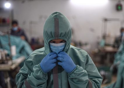 صحة غزة تعيد فتح مراكز فحص كورونا