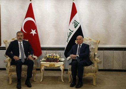 العراق يؤكد على تعزيز العلاقات التجارية مع تركيا