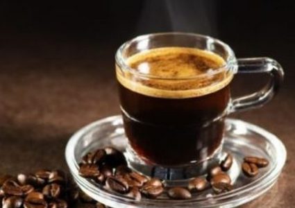 كيف يؤثر الكافيين في نسبة الدهون في الجسم وهل يسبب السكري؟